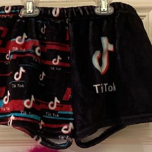 Soft pajama shorts from Dennys in a size L kids